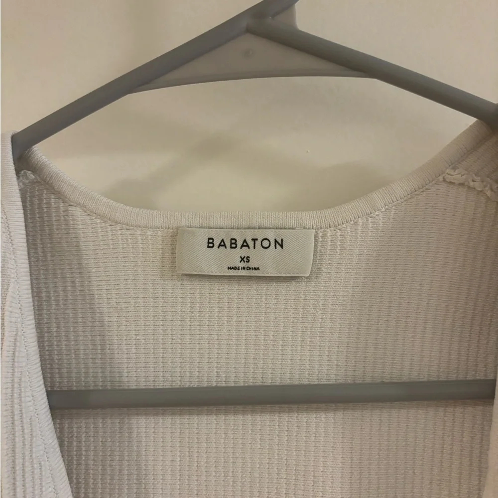 Babaton Ribbed Crop Tank Top - Picture 2 of 2